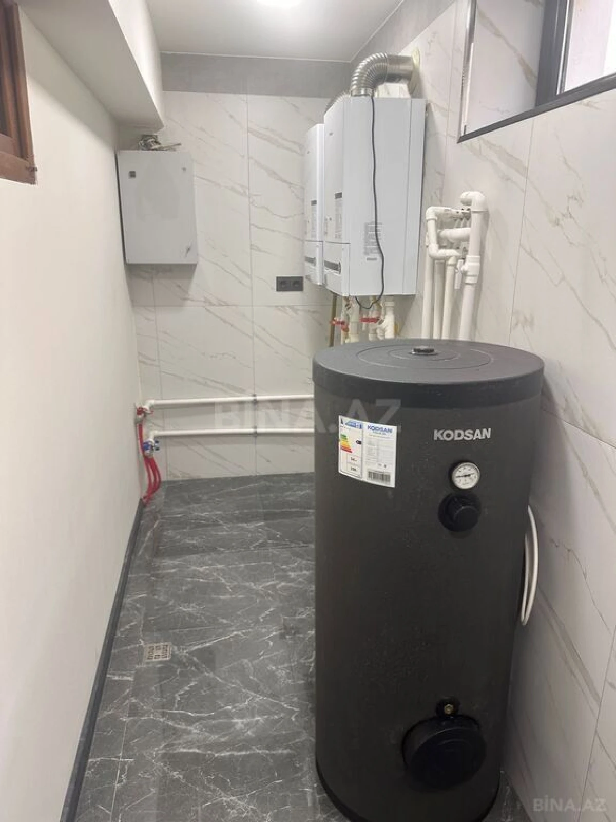 Satılır 6 otaqlı həyət evi 670 m²