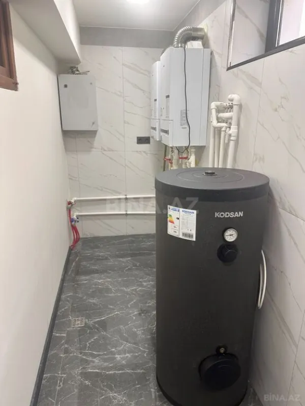 Satılır 6 otaqlı həyət evi 670 m²