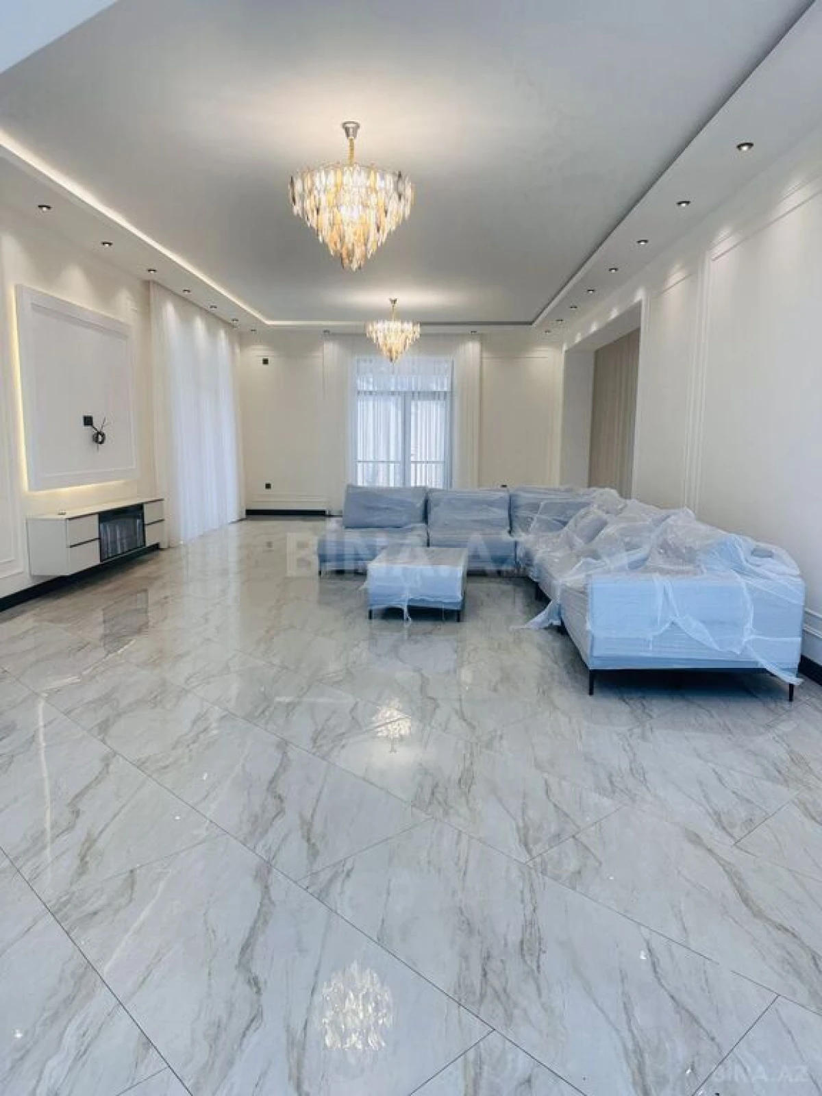 Satılır 6 otaqlı həyət evi 670 m²