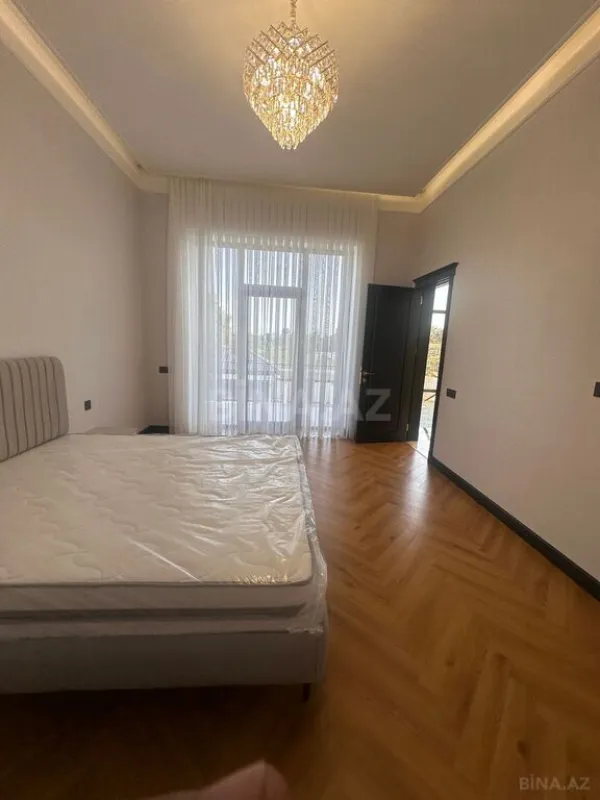 Satılır 6 otaqlı həyət evi 670 m²