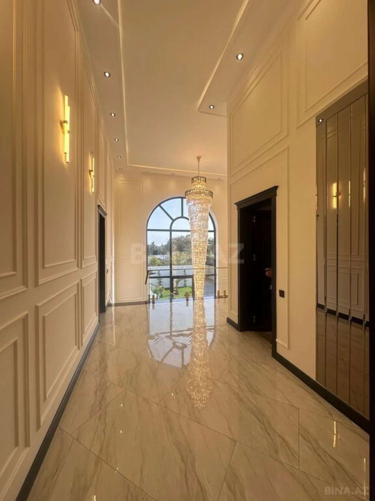 Satılır 6 otaqlı həyət evi 670 m²