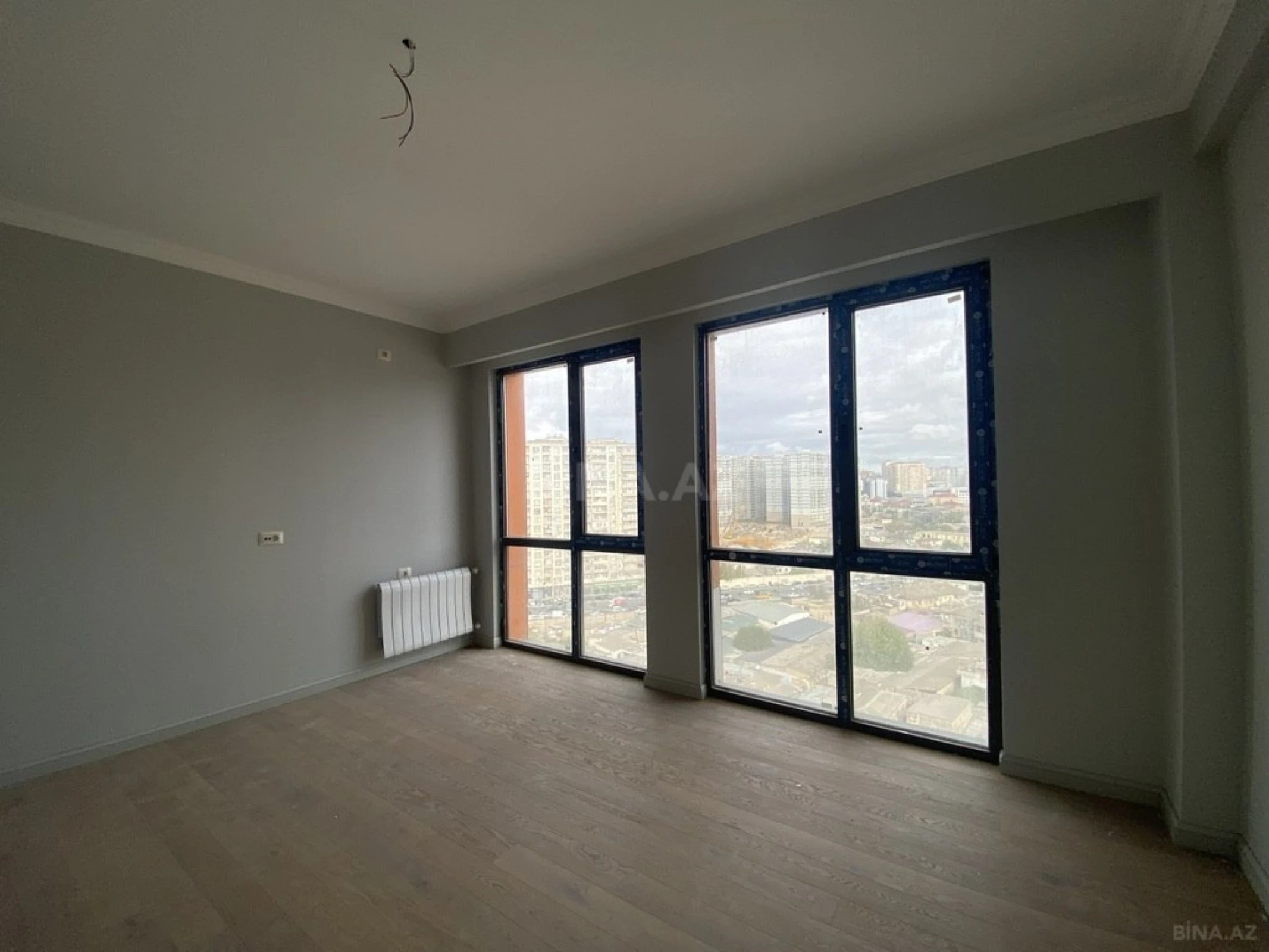 Satılır 3 otaqlı mənzil 110 m²