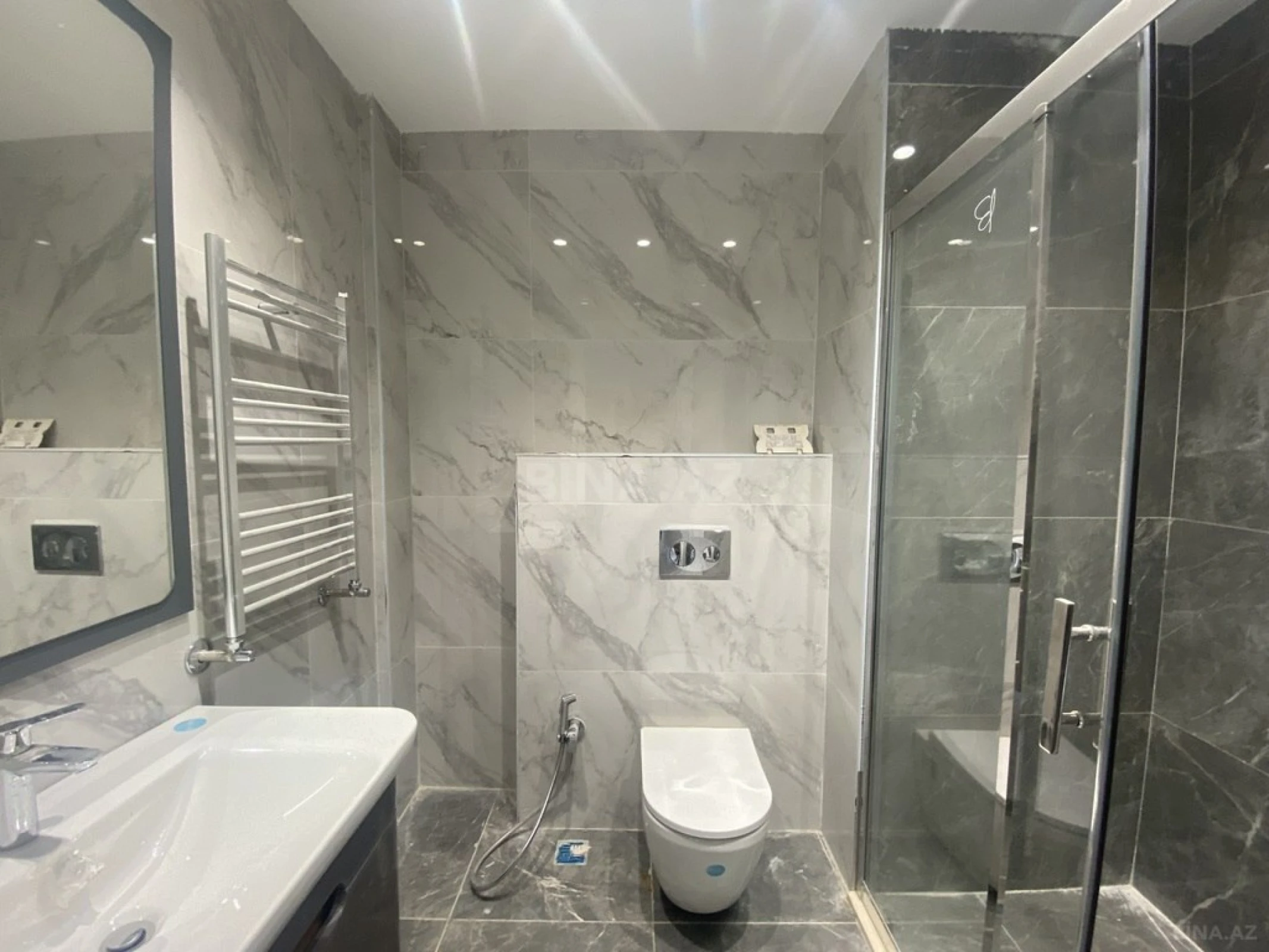 Satılır 3 otaqlı mənzil 110 m²