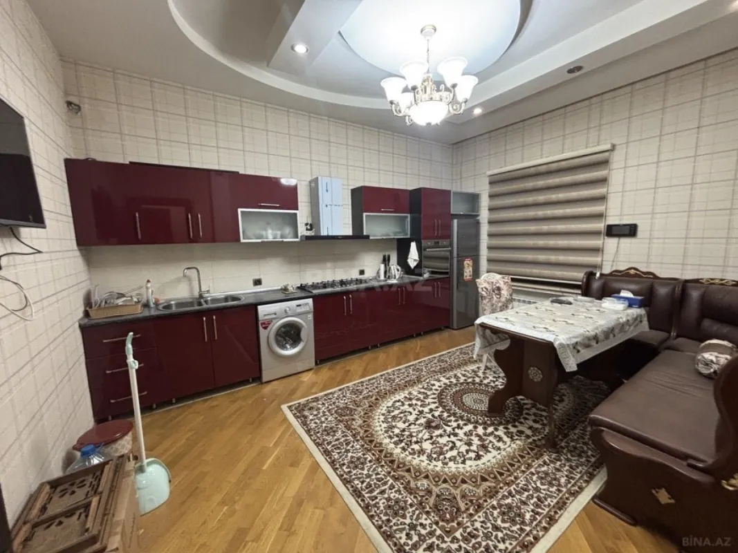 Satılır 6 otaqlı həyət evi 350 m²