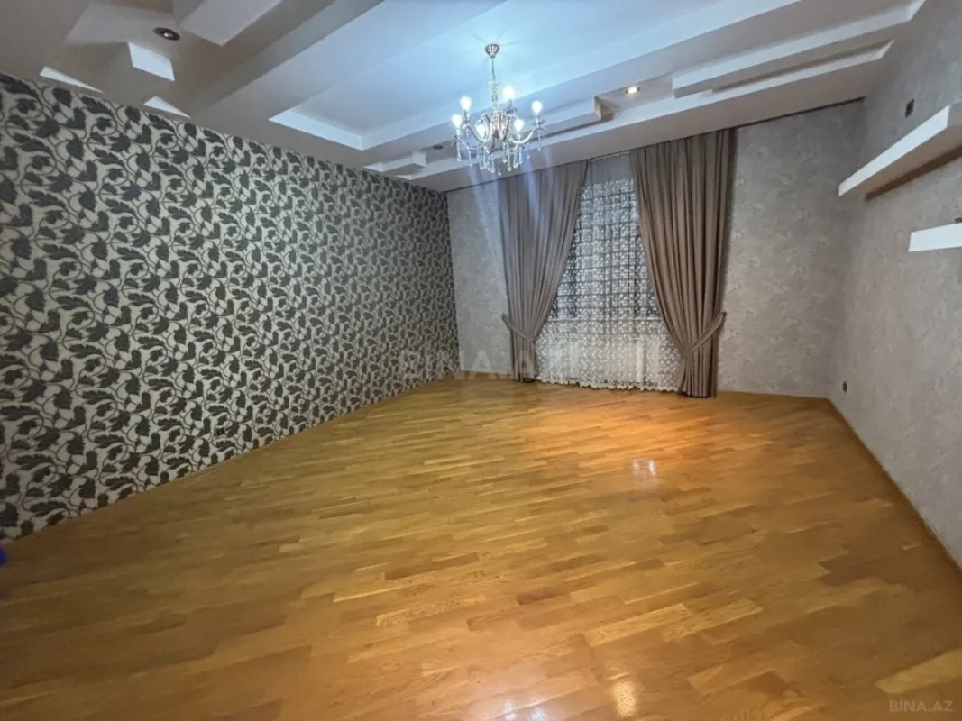Satılır 6 otaqlı həyət evi 350 m²
