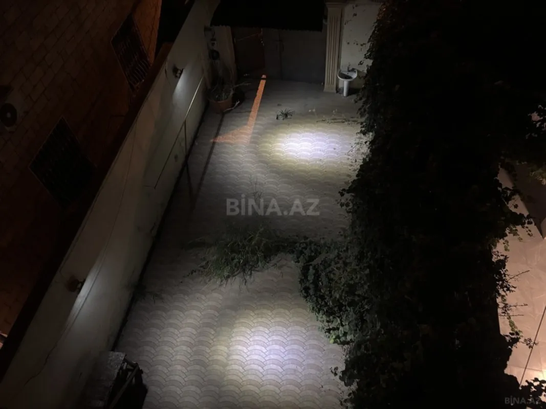 Satılır 6 otaqlı həyət evi 350 m²