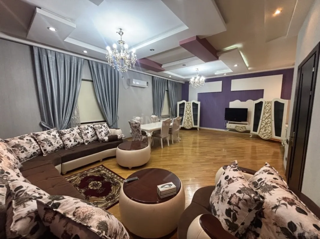Satılır 6 otaqlı həyət evi 350 m²