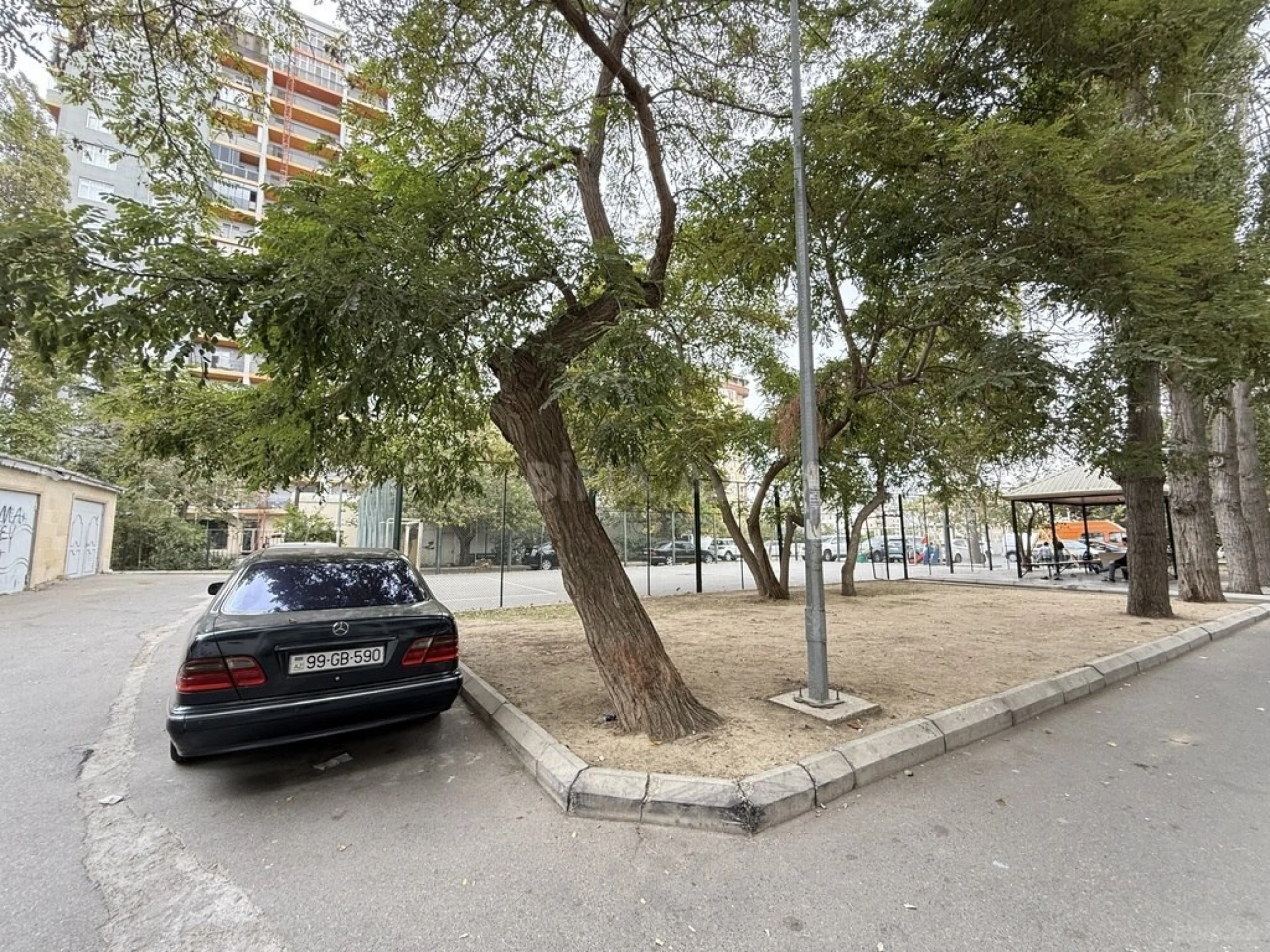 Satılır 2 otaqlı mənzil 42 m²