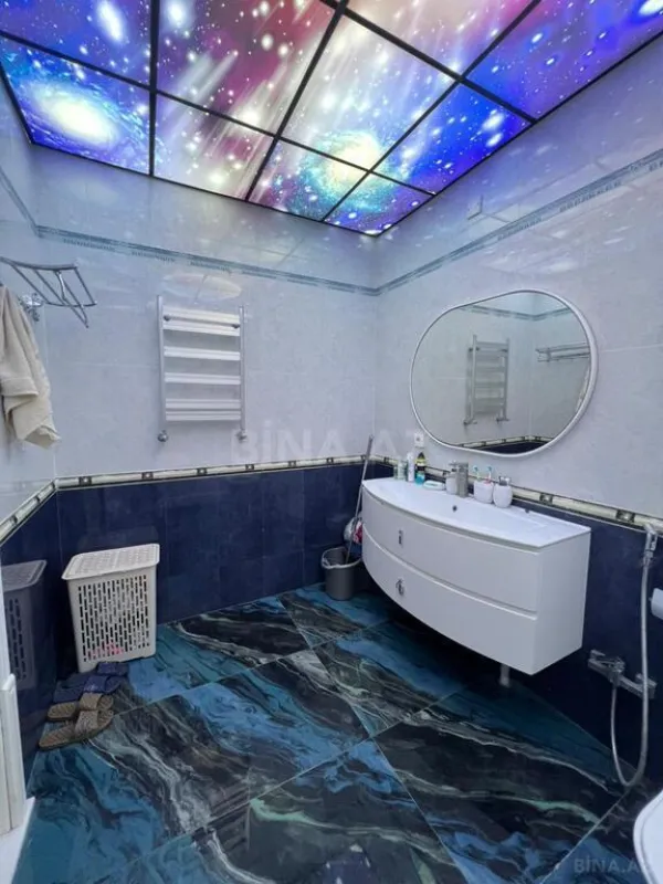 Satılır 3 otaqlı mənzil 137 m²