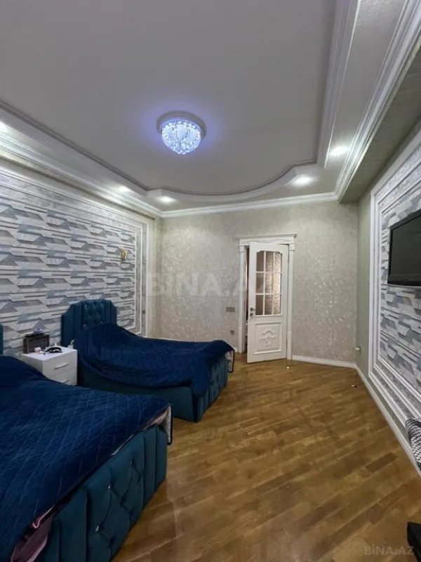 Satılır 3 otaqlı mənzil 137 m²