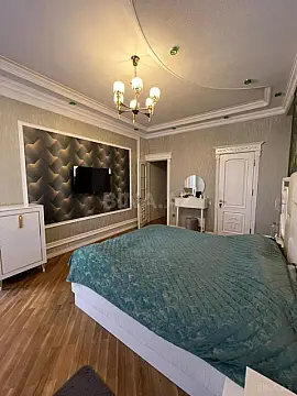 Satılır 3 otaqlı mənzil 137 m²