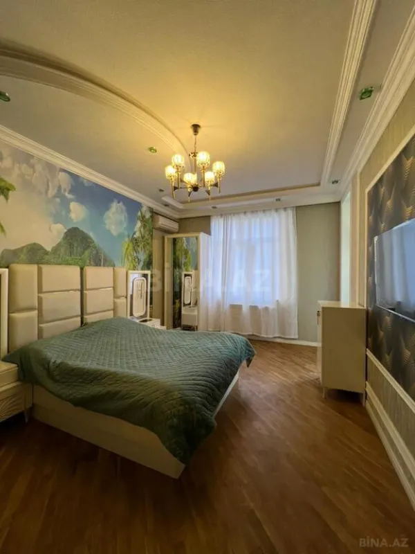 Satılır 3 otaqlı mənzil 137 m²