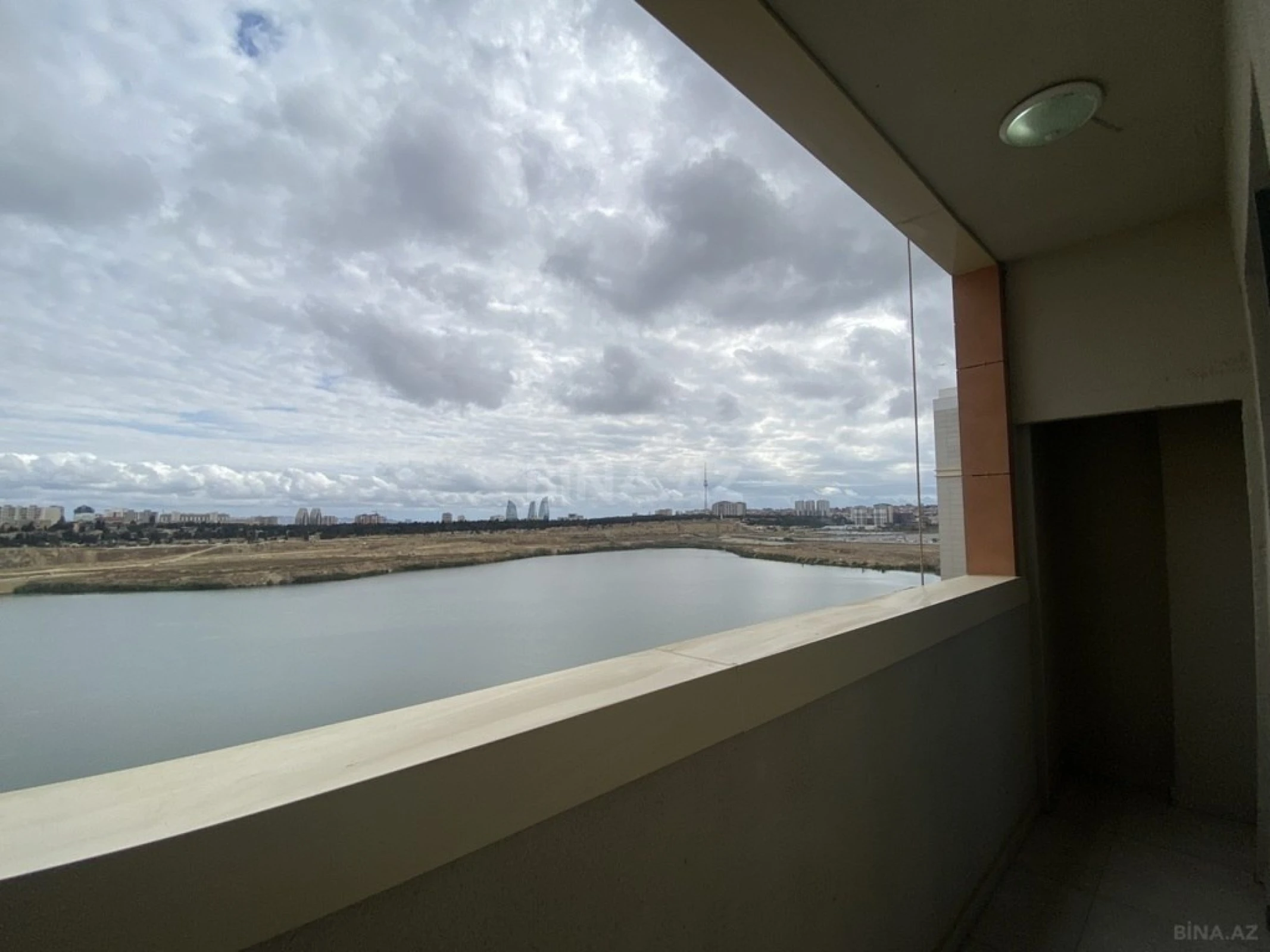 Satılır 3 otaqlı mənzil 72 m²