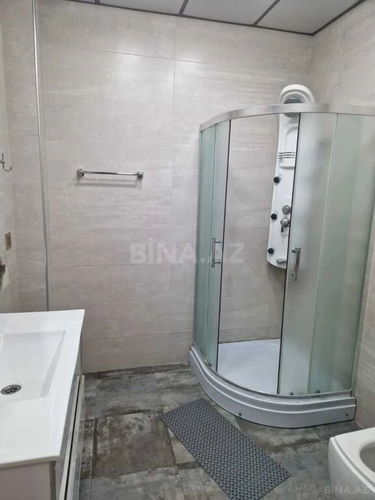 Kirayə verilir 4 otaqlı mənzil 180 m²