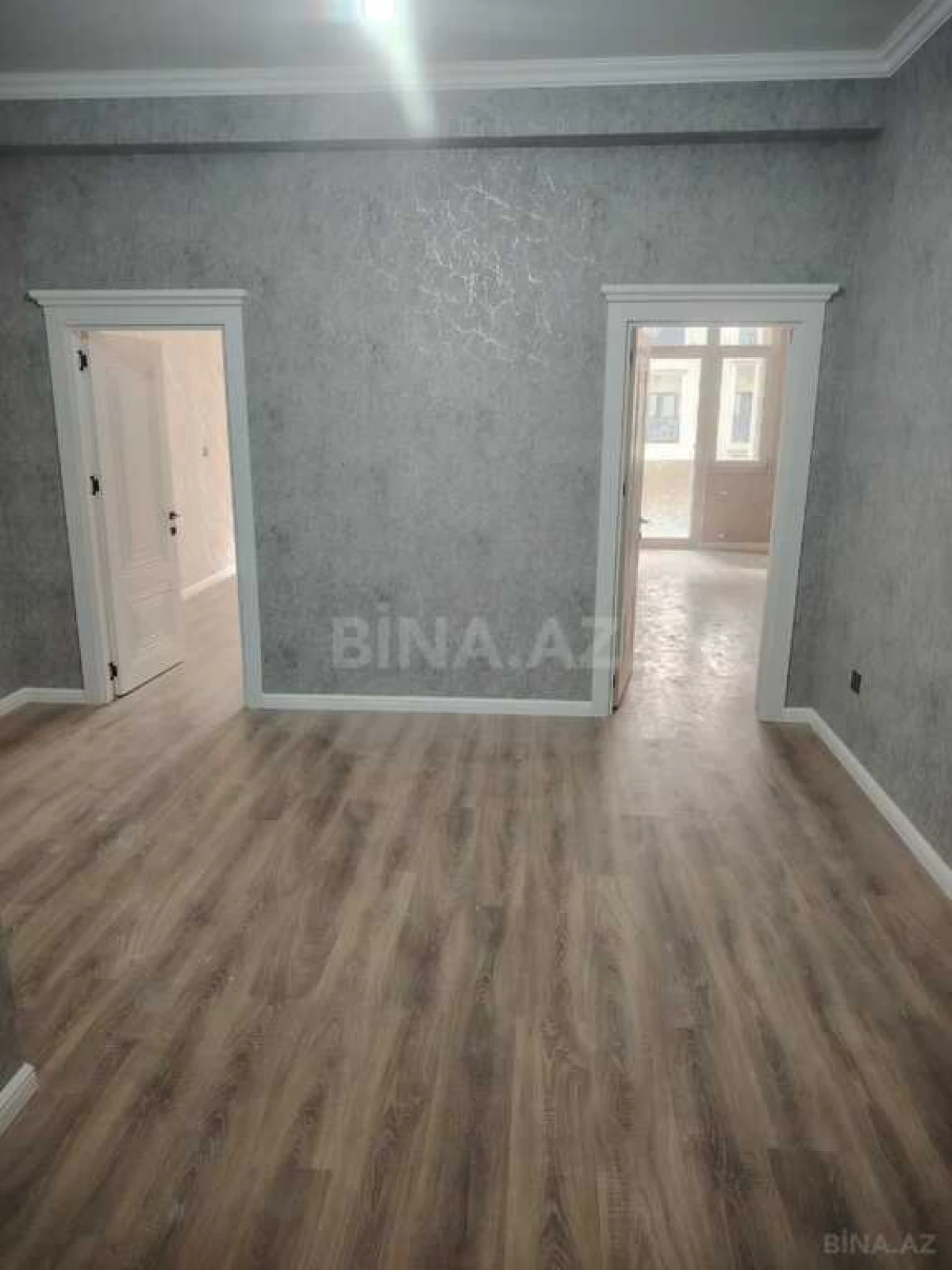 Satılır 2 otaqlı mənzil 83 m²