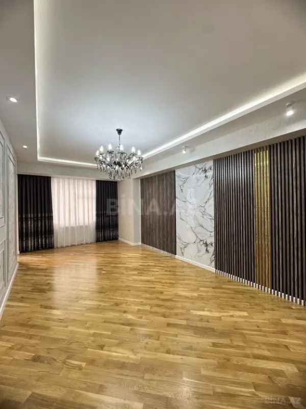 Satılır 3 otaqlı mənzil 140 m²