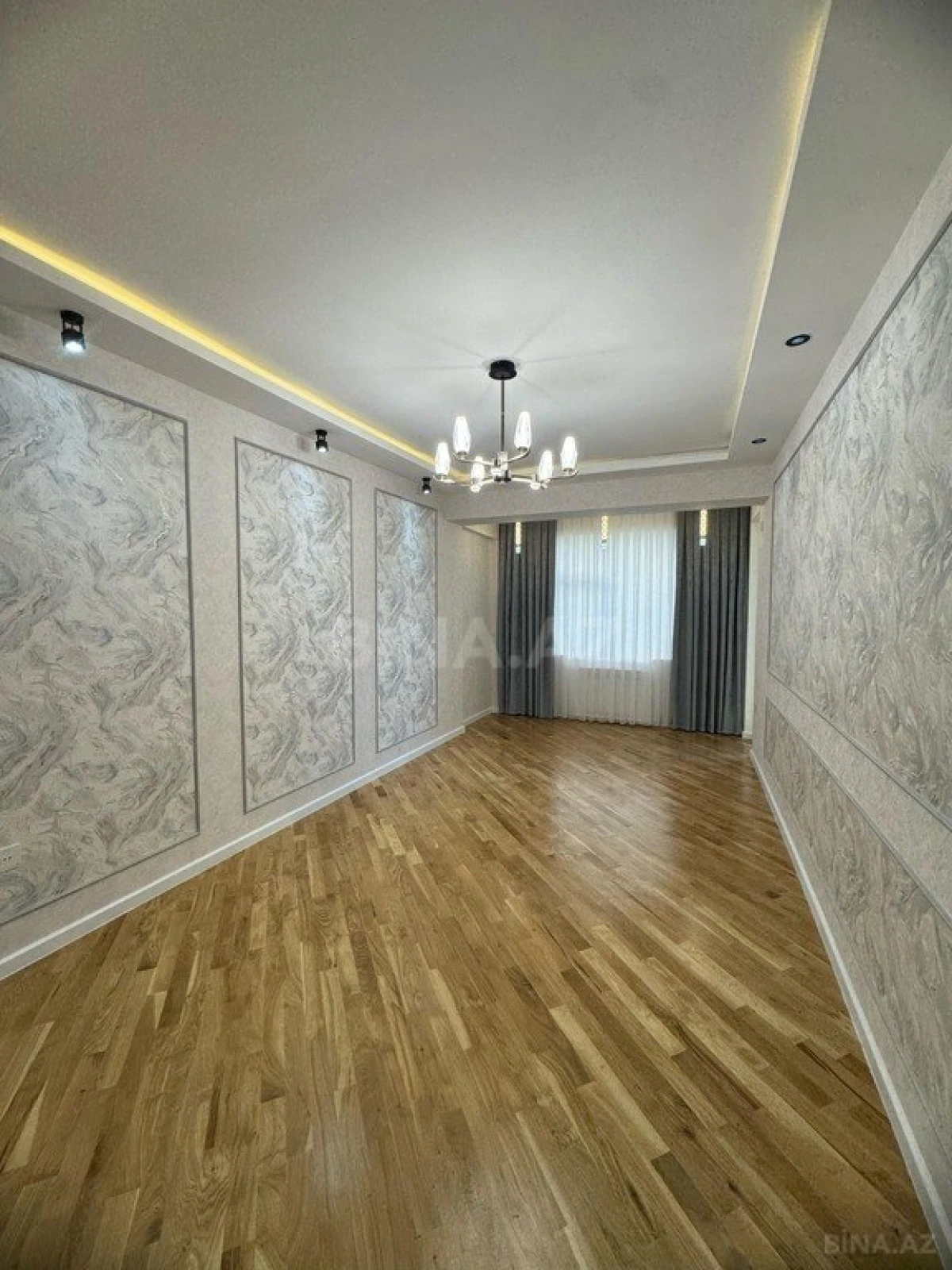 Satılır 3 otaqlı mənzil 140 m²