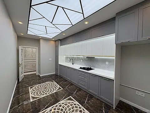 Satılır 3 otaqlı mənzil 137 m²
