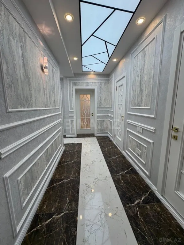 Satılır 3 otaqlı mənzil 137 m²