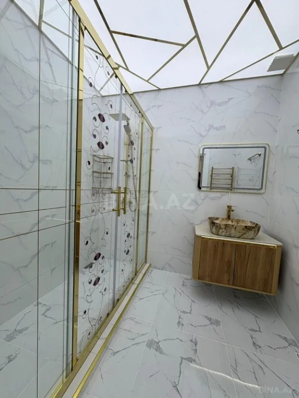 Satılır 3 otaqlı mənzil 137 m²