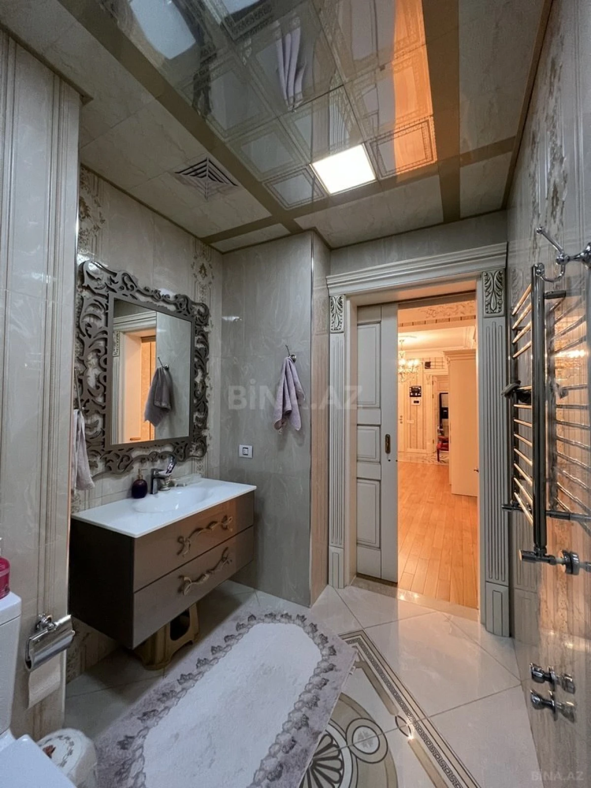 Satılır 4 otaqlı mənzil 260 m²