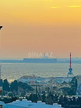 Satılır 4 otaqlı mənzil 260 m²