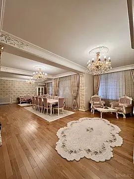 Satılır 4 otaqlı mənzil 260 m²