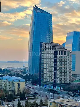 Satılır 4 otaqlı mənzil 260 m²