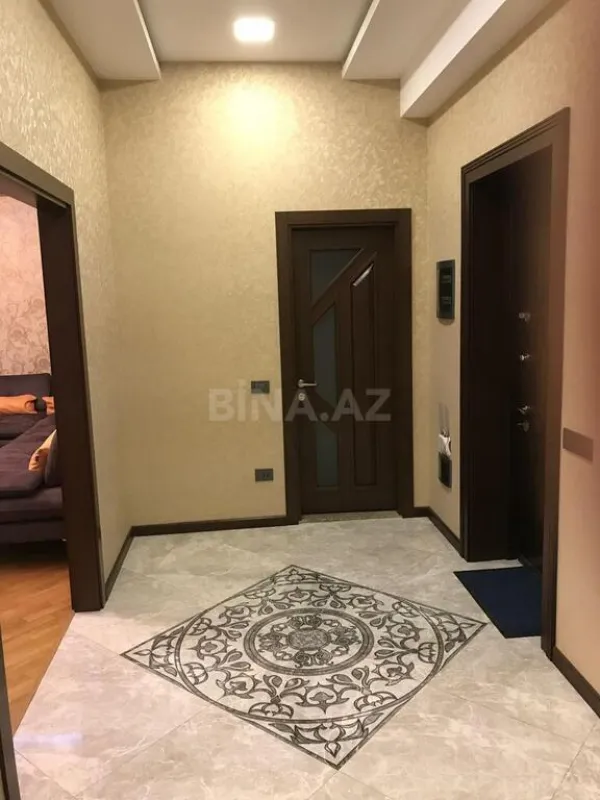 Satılır 3 otaqlı mənzil 113 m²