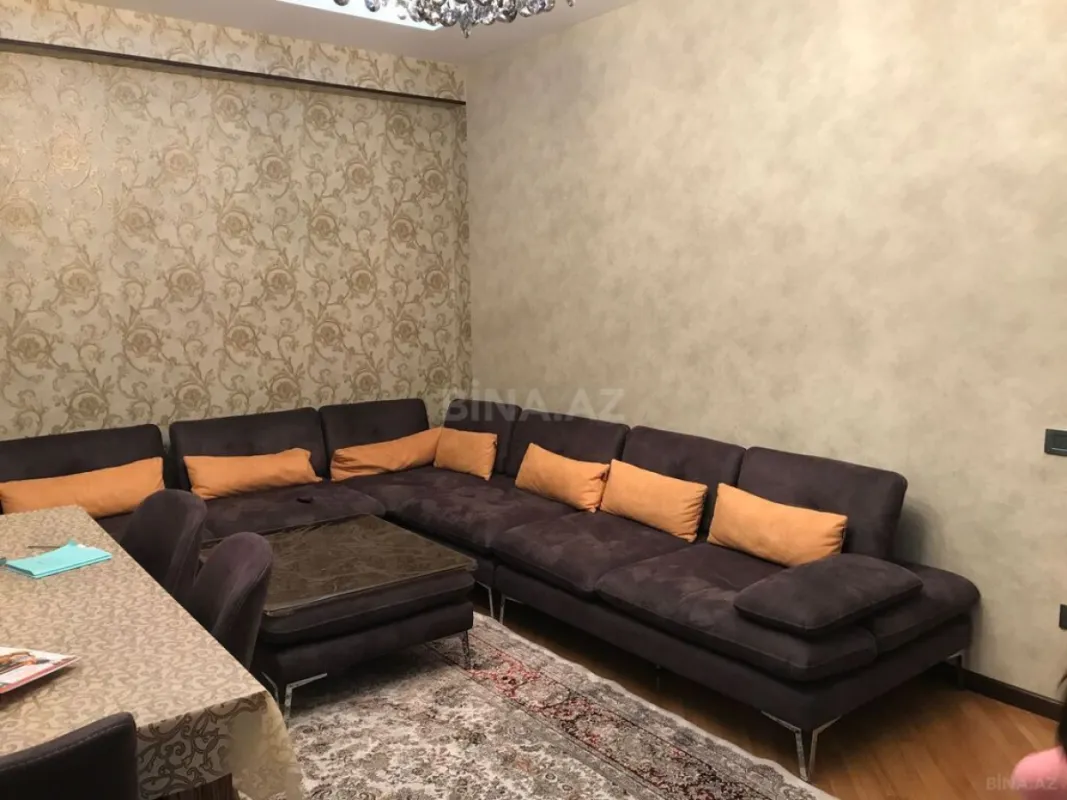 Satılır 3 otaqlı mənzil 113 m²