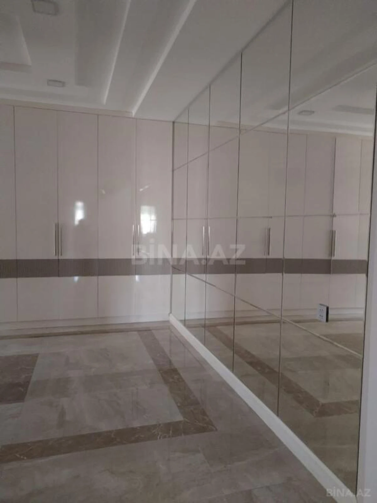 Satılır 7 otaqlı həyət evi 550 m²