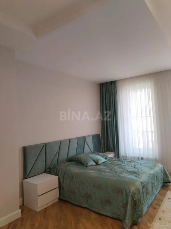 Satılır 7 otaqlı həyət evi 550 m²