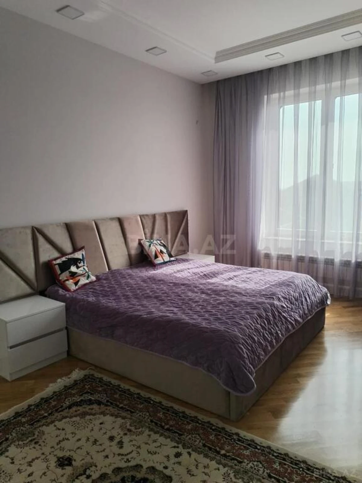 Satılır 7 otaqlı həyət evi 550 m²
