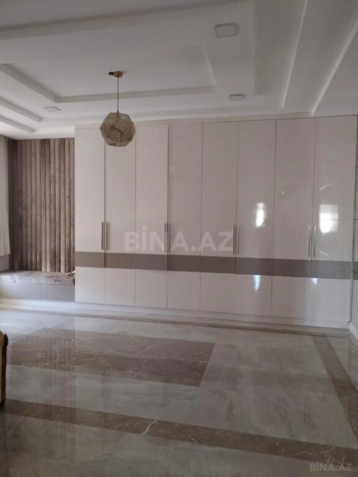Satılır 7 otaqlı həyət evi 550 m²