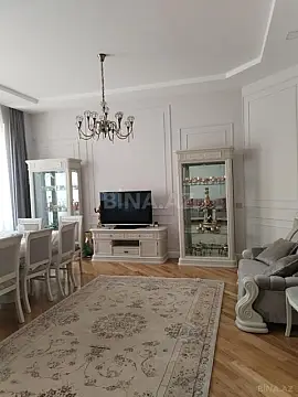 Satılır 7 otaqlı həyət evi 550 m²
