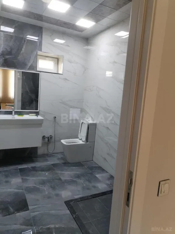 Satılır 7 otaqlı həyət evi 550 m²