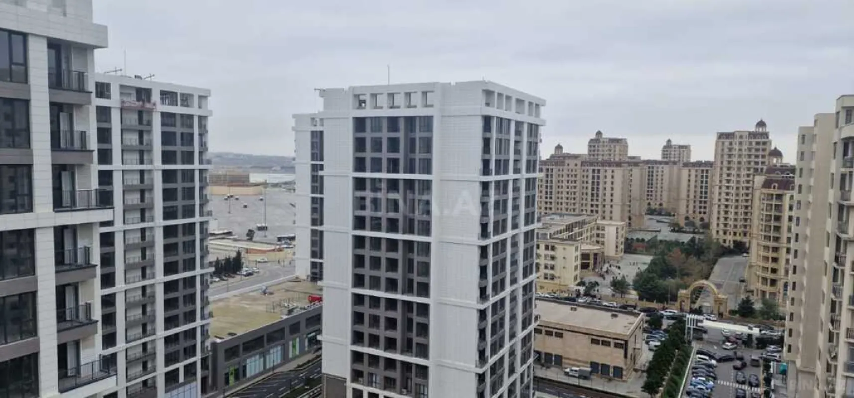 Satılır 3 otaqlı mənzil 146 m²