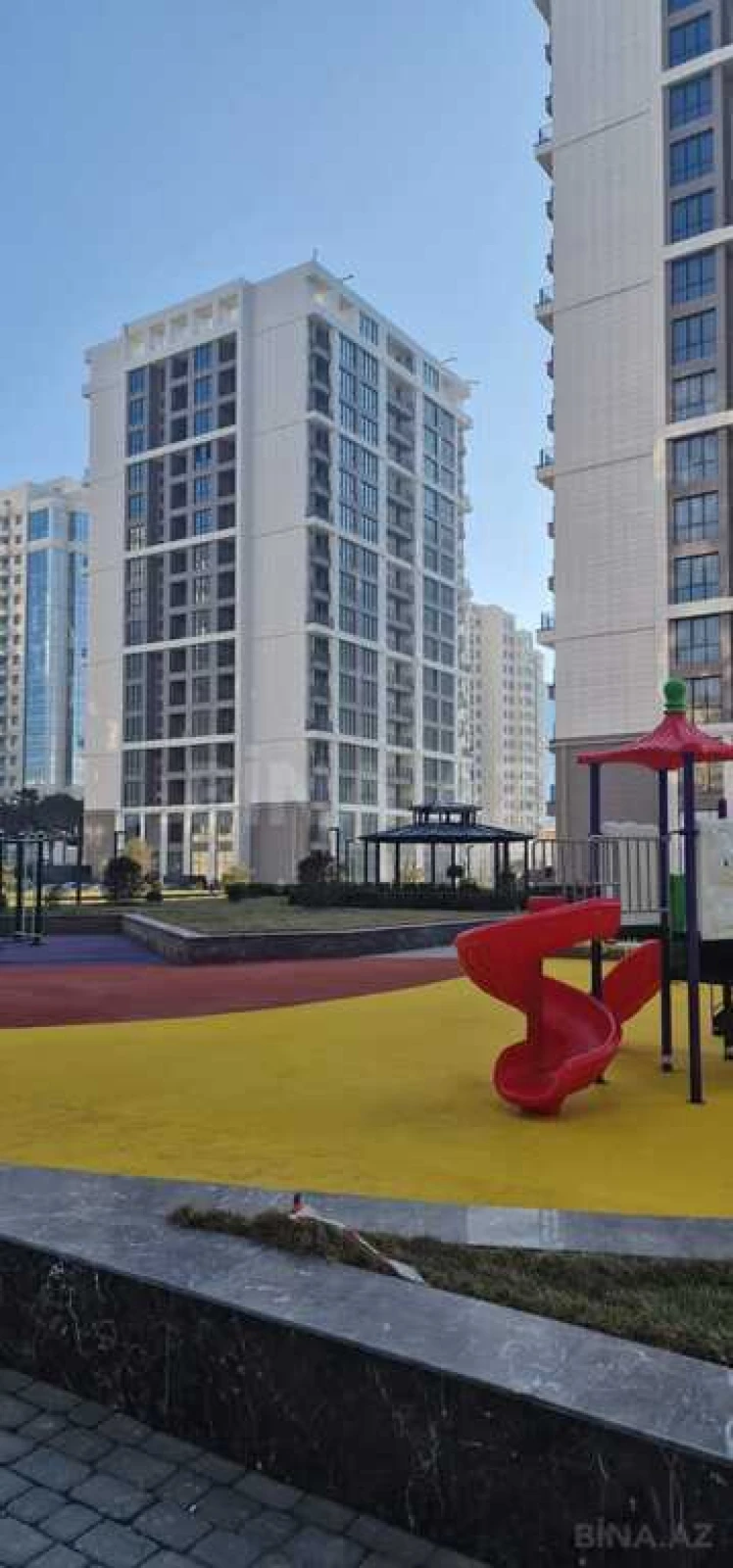 Satılır 3 otaqlı mənzil 146 m²