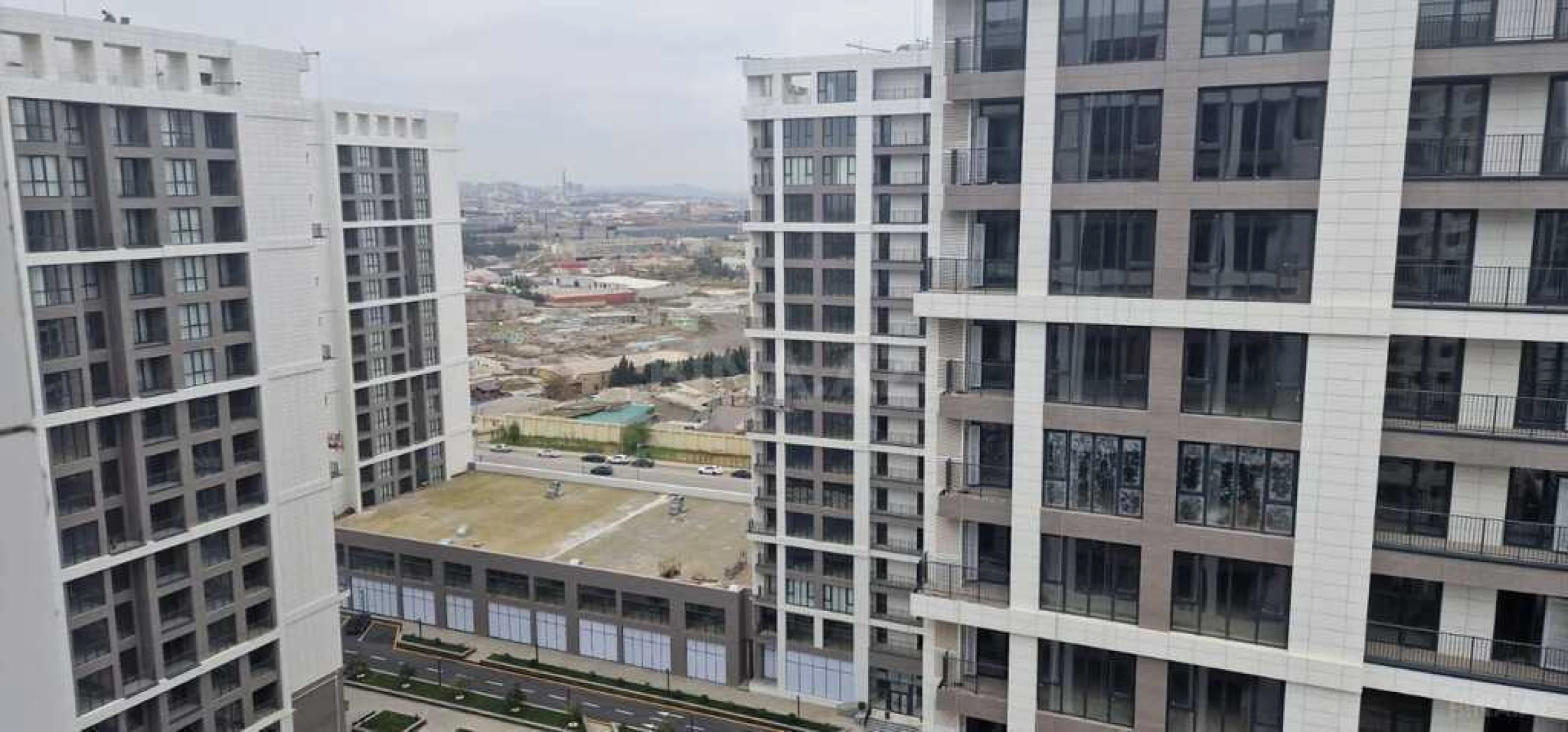 Satılır 3 otaqlı mənzil 146 m²