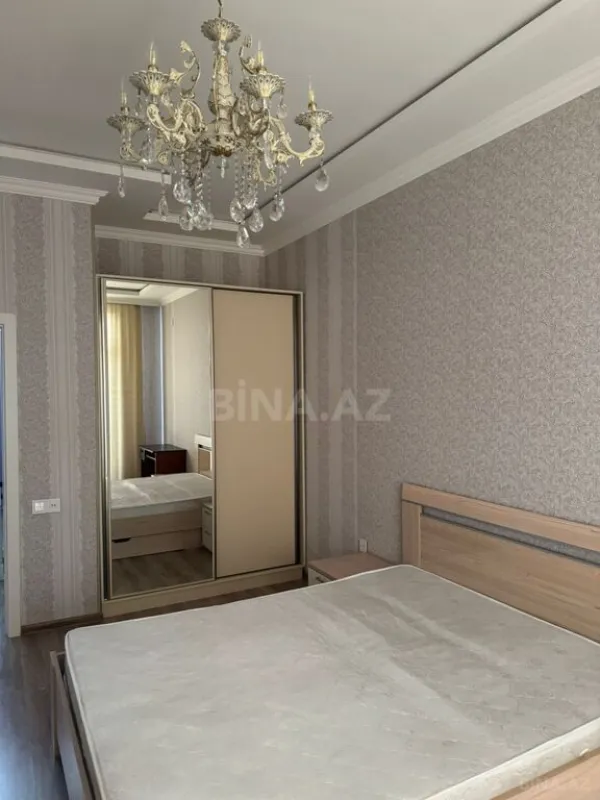 Kirayə verilir 3 otaqlı mənzil 130 m²