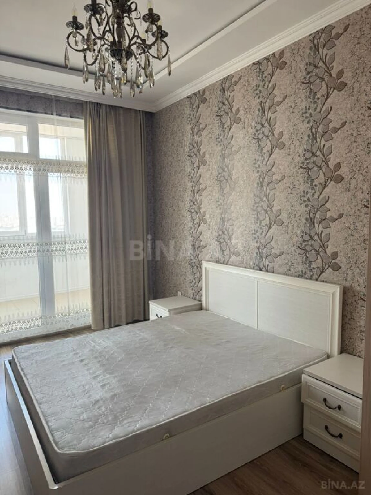Kirayə verilir 3 otaqlı mənzil 130 m²