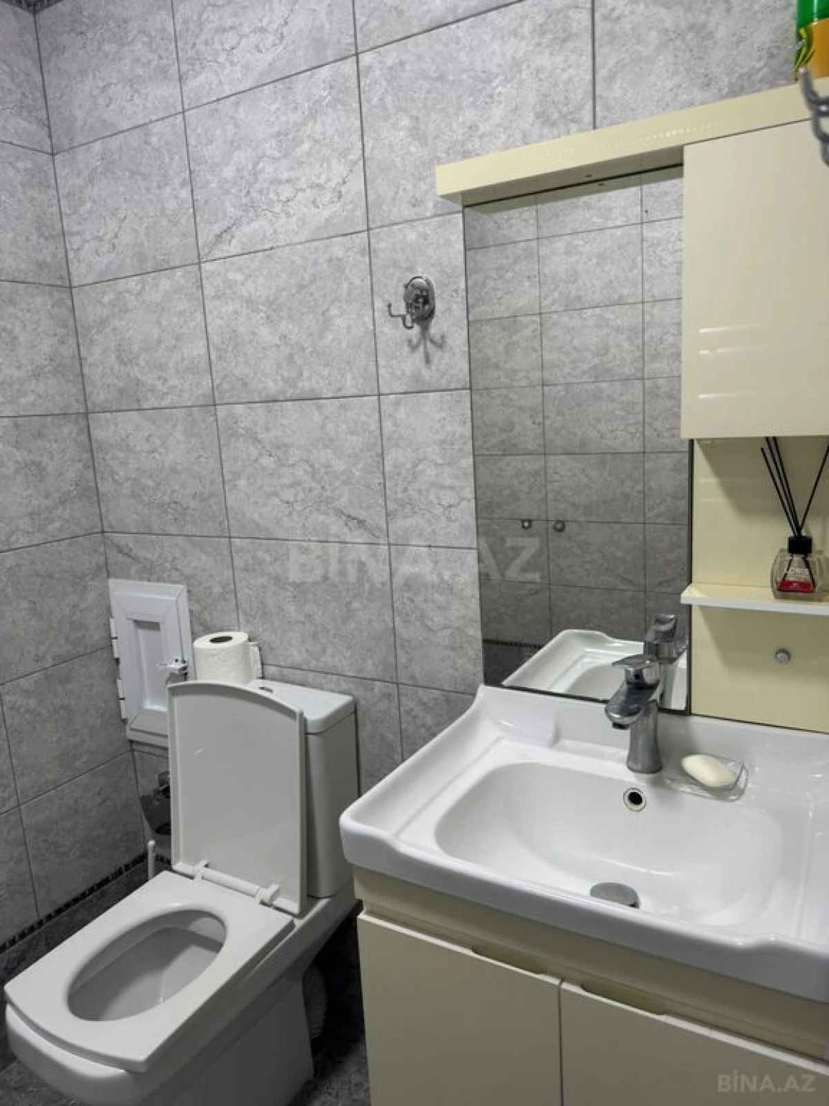Kirayə verilir 3 otaqlı mənzil 130 m²
