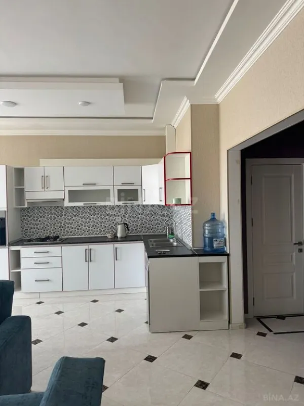 Kirayə verilir 3 otaqlı mənzil 130 m²