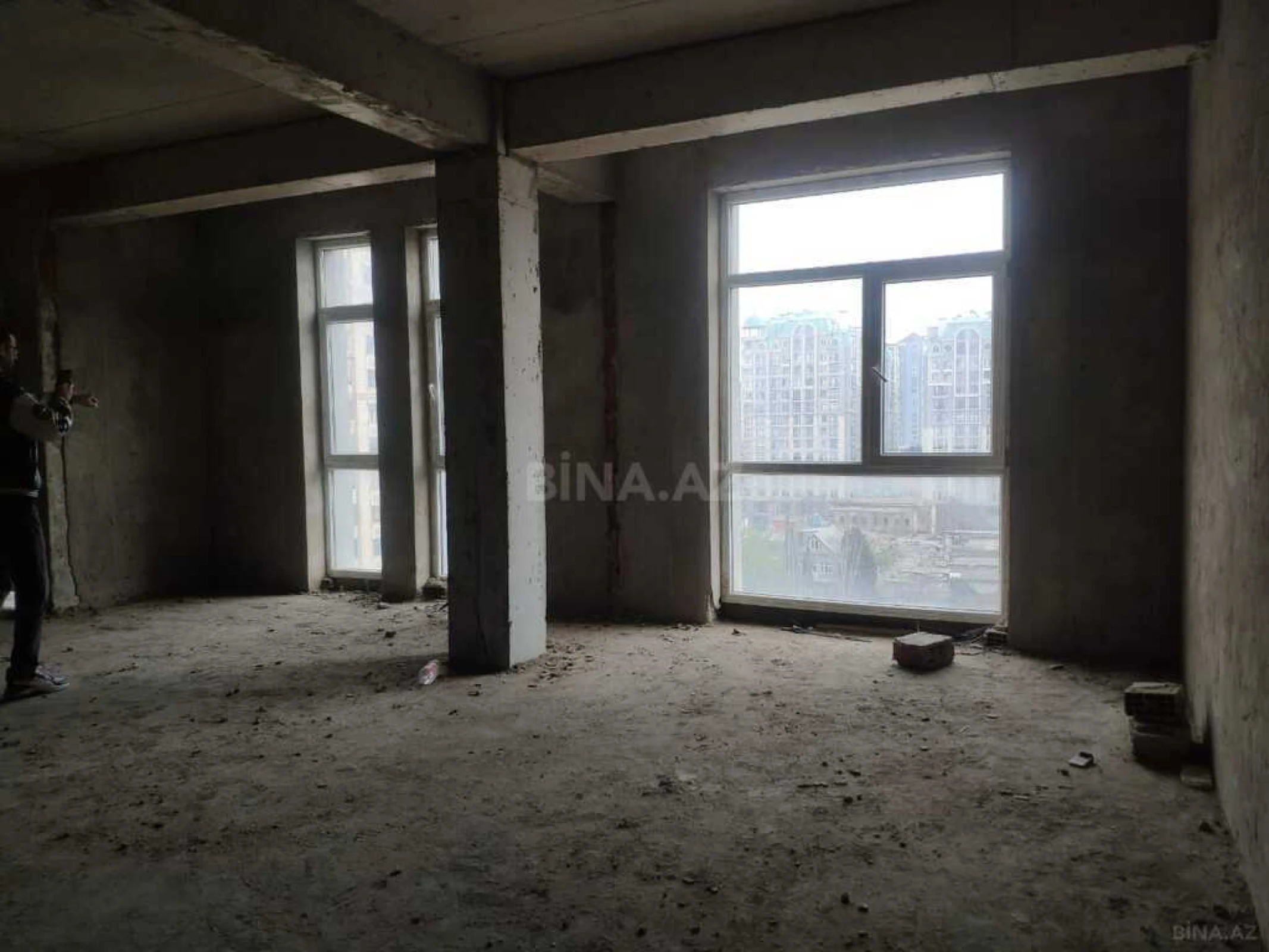 Satılır 3 otaqlı mənzil 108 m²