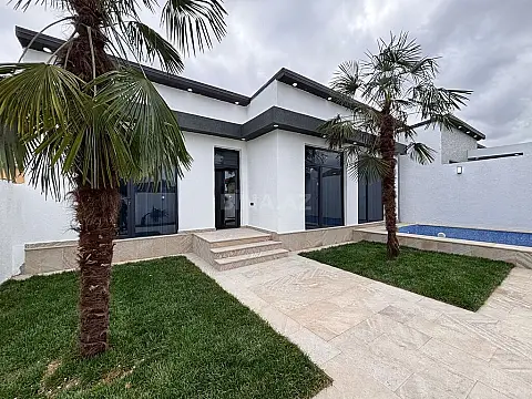 Satılır 4 otaqlı həyət evi 150 m²