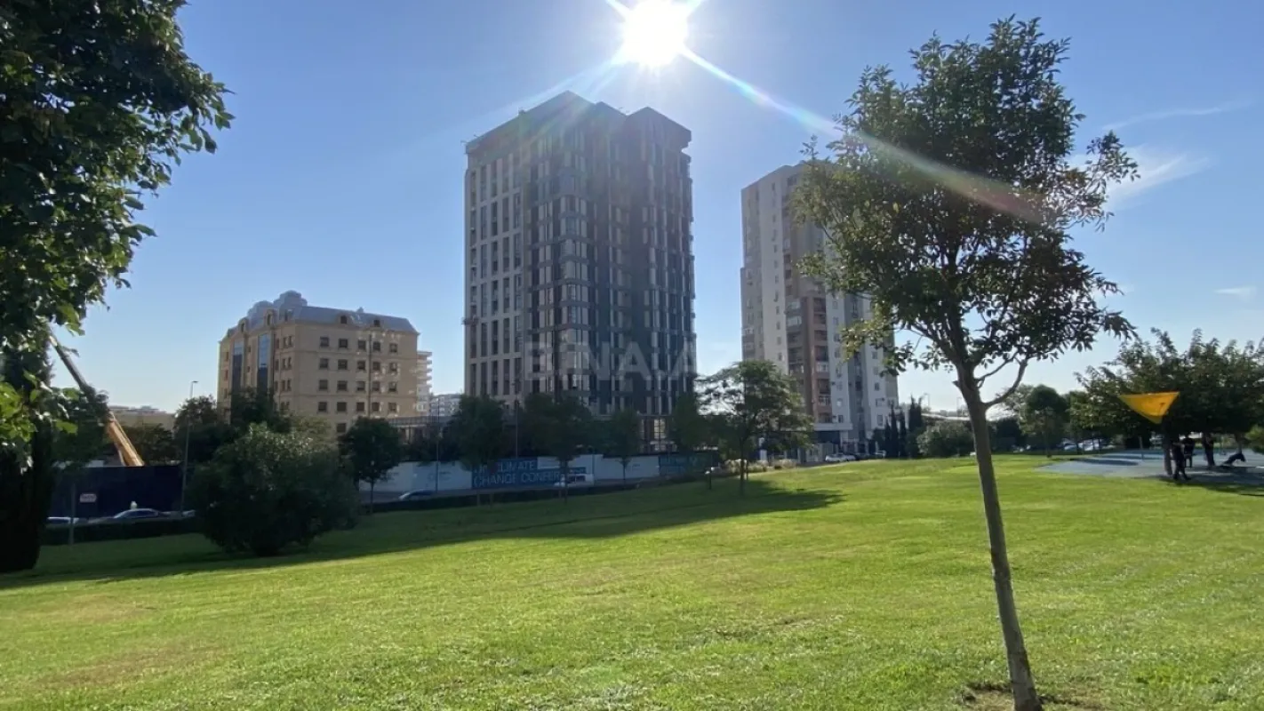 Satılır 3 otaqlı mənzil 154 m²