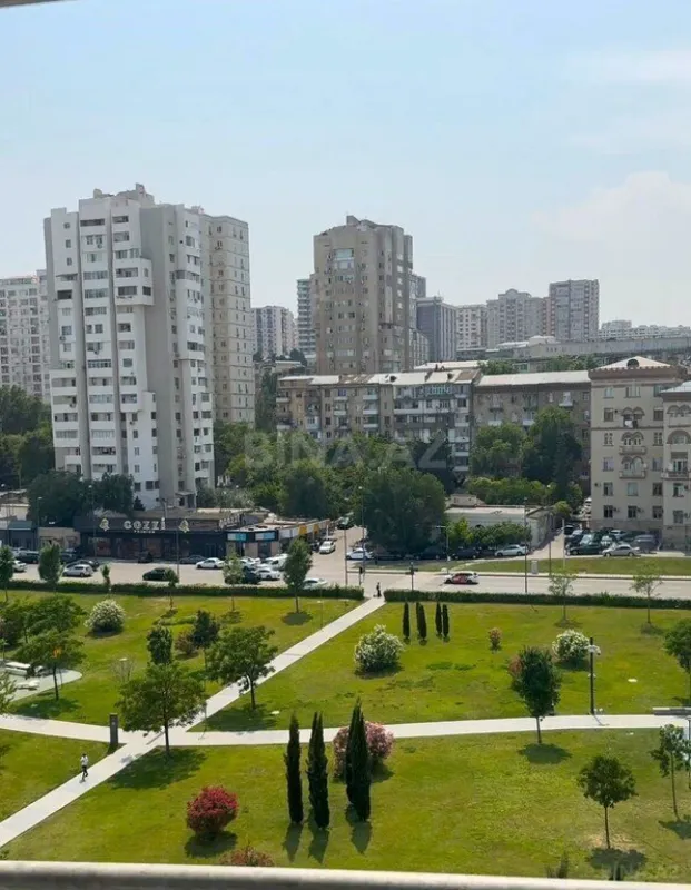 Satılır 3 otaqlı mənzil 154 m²