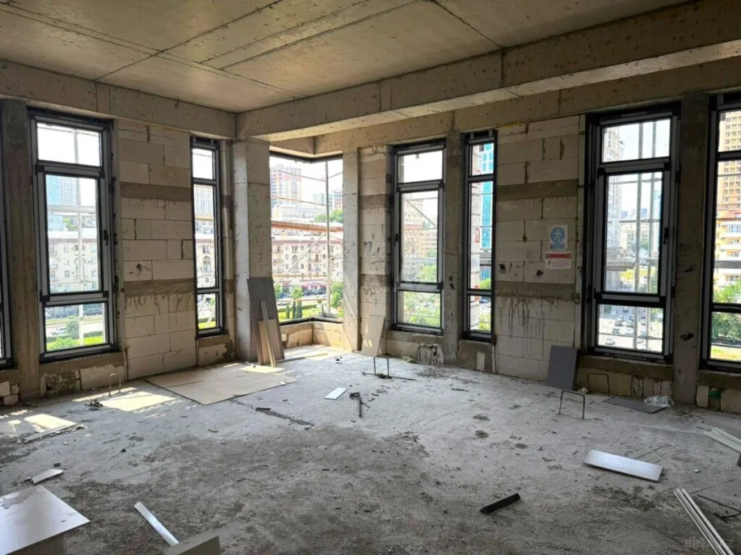 Satılır 3 otaqlı mənzil 154 m²