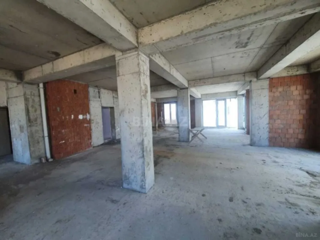 Satılır 4 otaqlı mənzil 192 m²