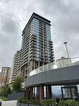 Satılır 4 otaqlı mənzil 192 m²
